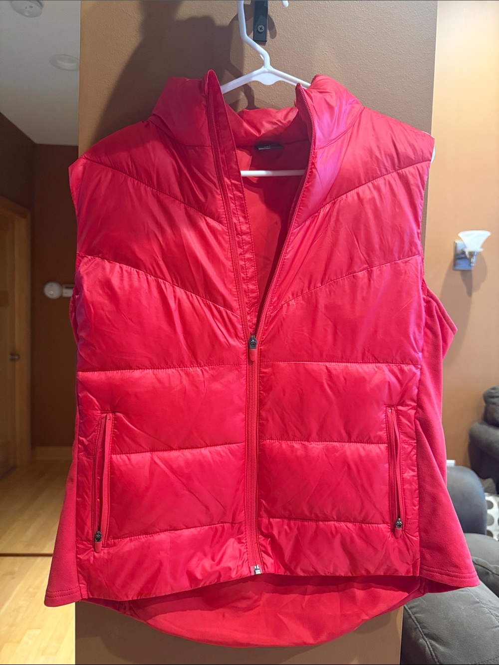 tek gear Quilted Sleeveless Vest in Bright Red